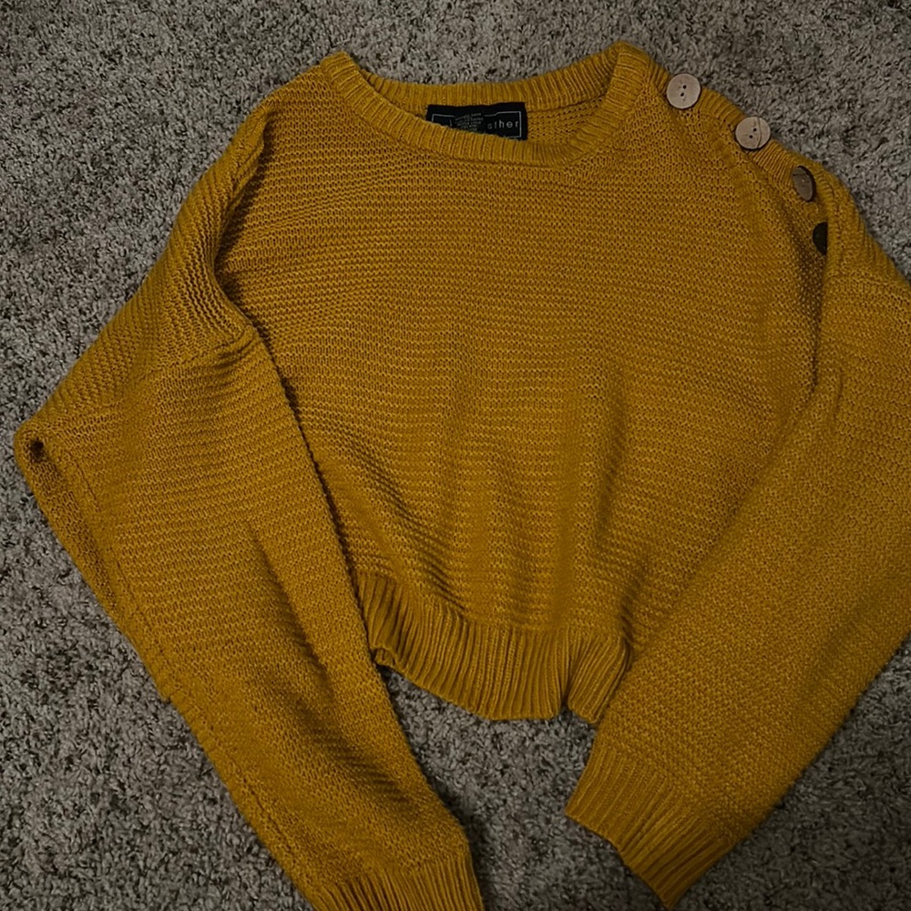 Women’s large mustard sweater